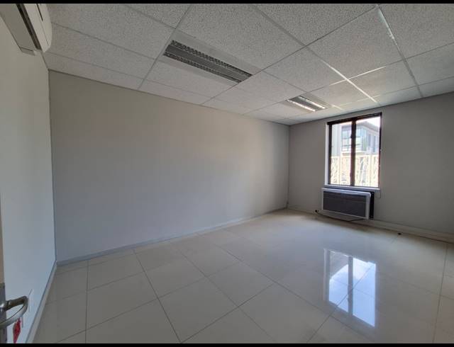 555M² OFFICE TO LET IN SANDTON CENTRAL